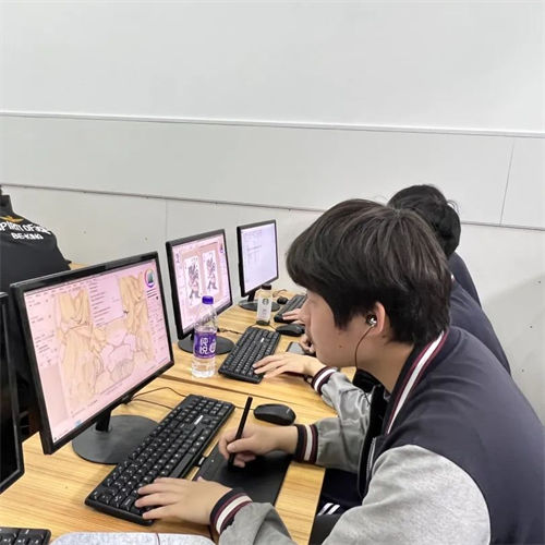 帧间跃动 动漫设计专业课堂生态纪实